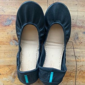 Almost new Tieks in matte black size 10!